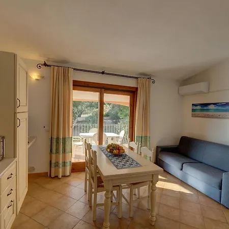 The Fantastic Resid Badus T6sv 2bedapt Sleeps 6 * Badesi